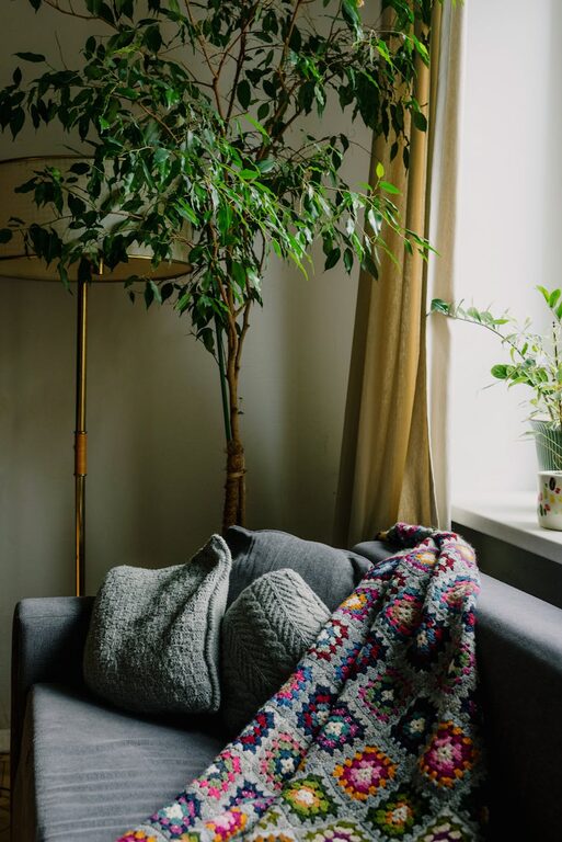 Simple Tips for Creating a Cozy and Inviting Home Environment